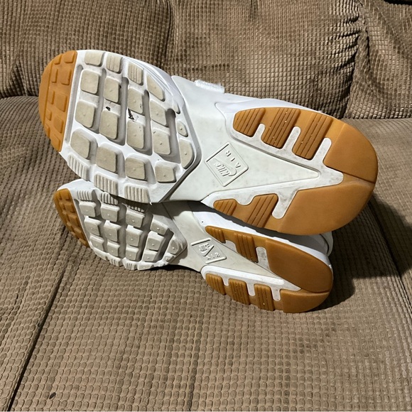 Nike Air Huarache MENS SIZE 10 WHITE - Picture 9 of 12